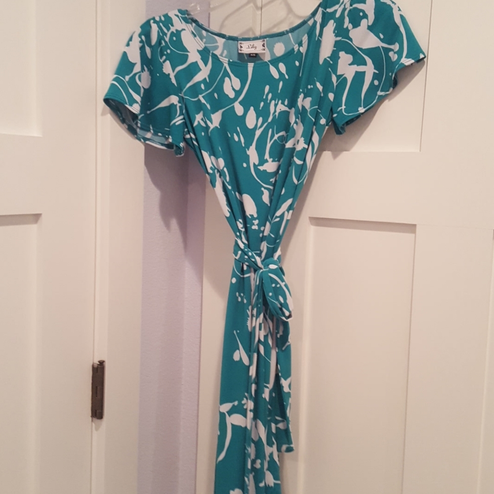 Abstract print dress with self belt
